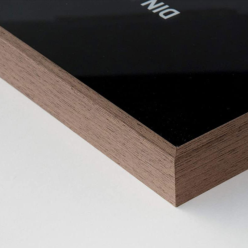 Nielsen wood frame corner